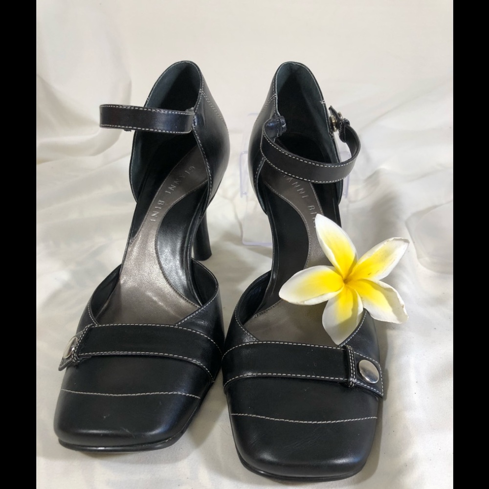Gianni Bini snap strap leather wood 3.5” heel 8.5